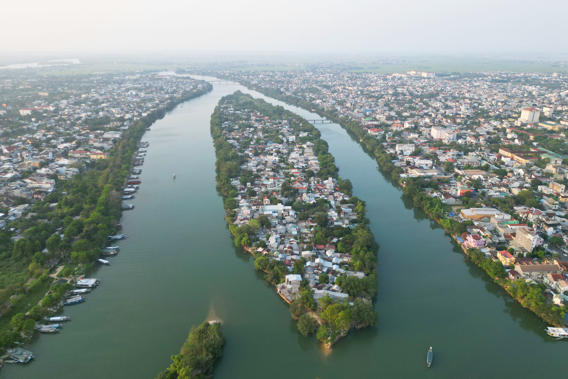 Current status of the Huong riverbanks after five years of planning