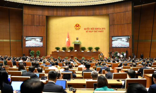 Politburo requests comprehensive constitutional amendment research