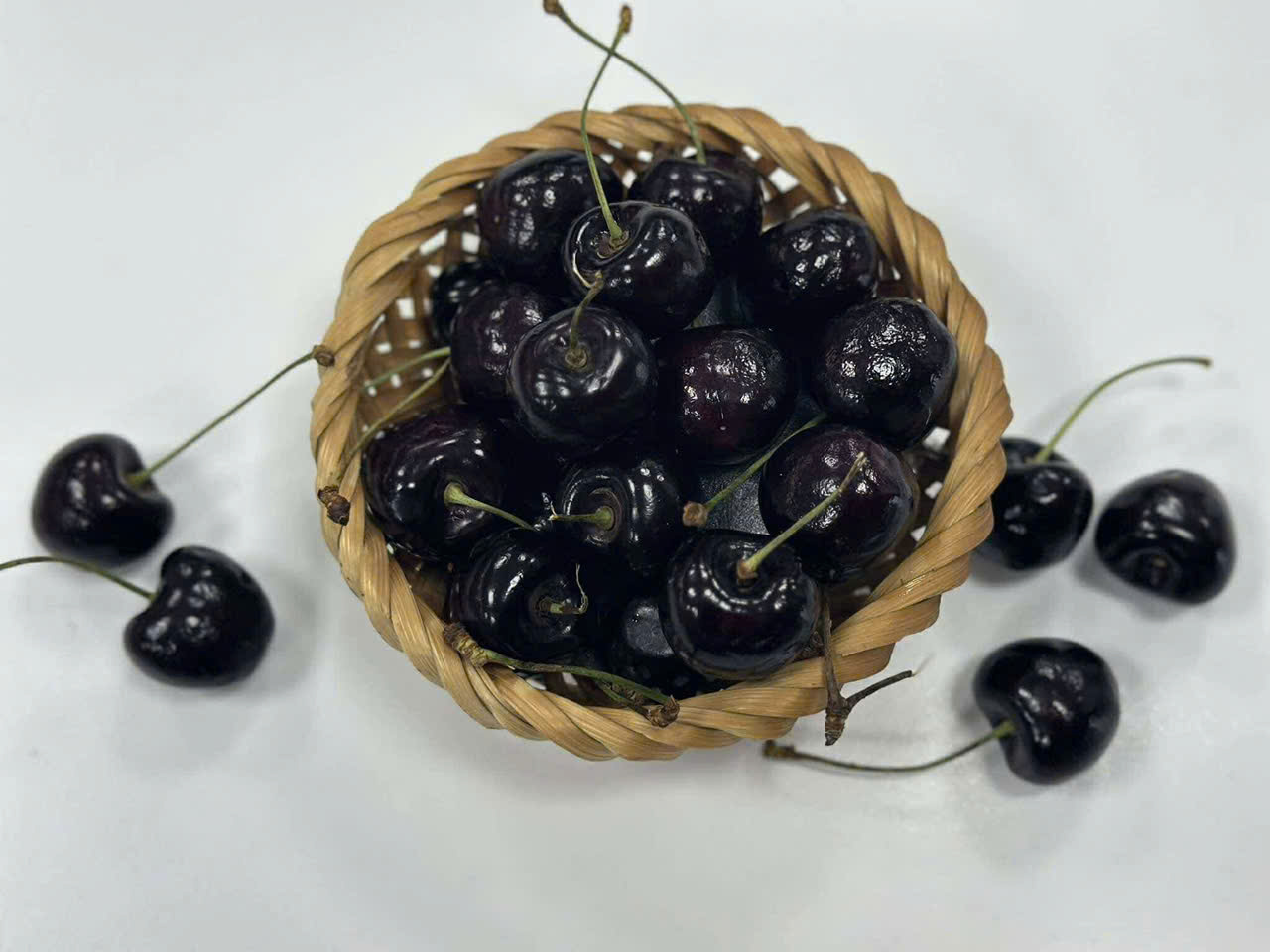 Fruits good for the heart, supporting cholesterol balance