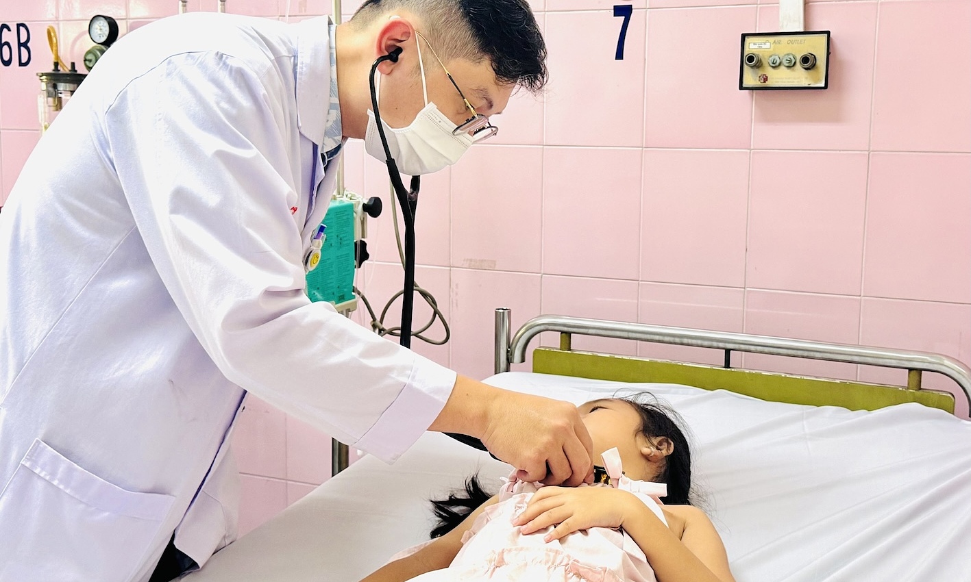 53 students in Ho Chi Minh City hospitalized with suspected food poisoning