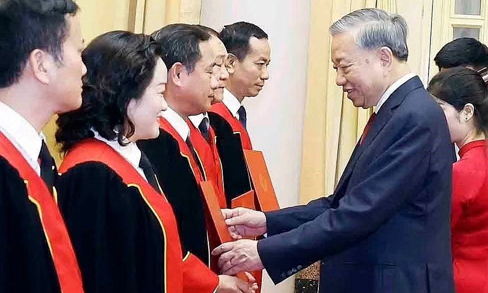 Supreme People's Court appoints eight new judges