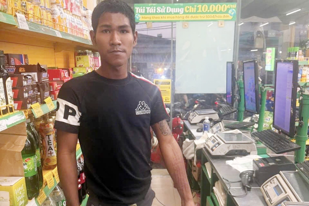 Break-in at Bach Hoa Xanh store, safe cracked