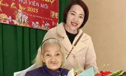 A family's reunion after three members went missing in China