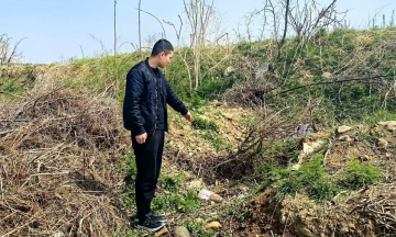 Strange behavior unmasks killer impersonating victim