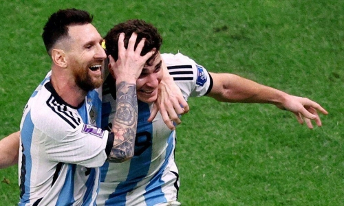 Alvarez learns from Messi in stunning free-kick that defeated Barca