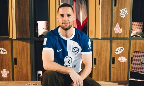 Why do La Liga teams wear classic kits?