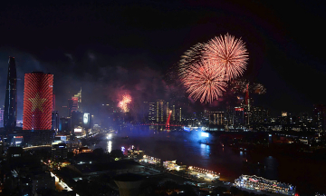 Ho Chi Minh City to host fireworks at seven locations for April 30th