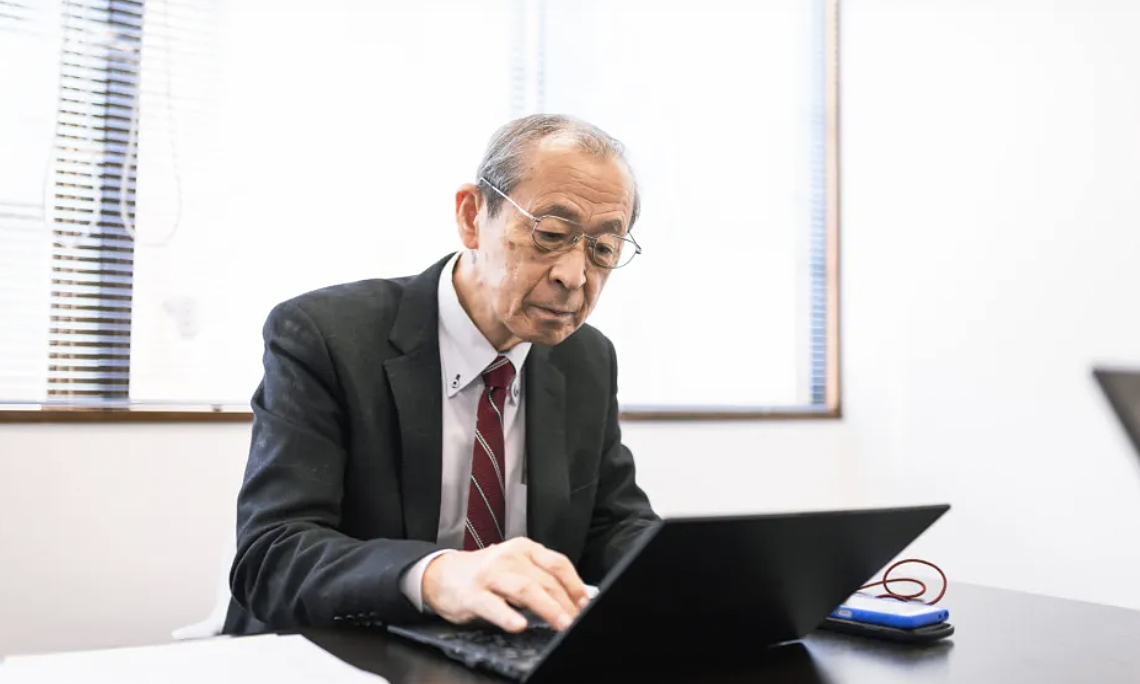 Deciphering the 'window-seat employee' phenomenon in Japanese workplaces