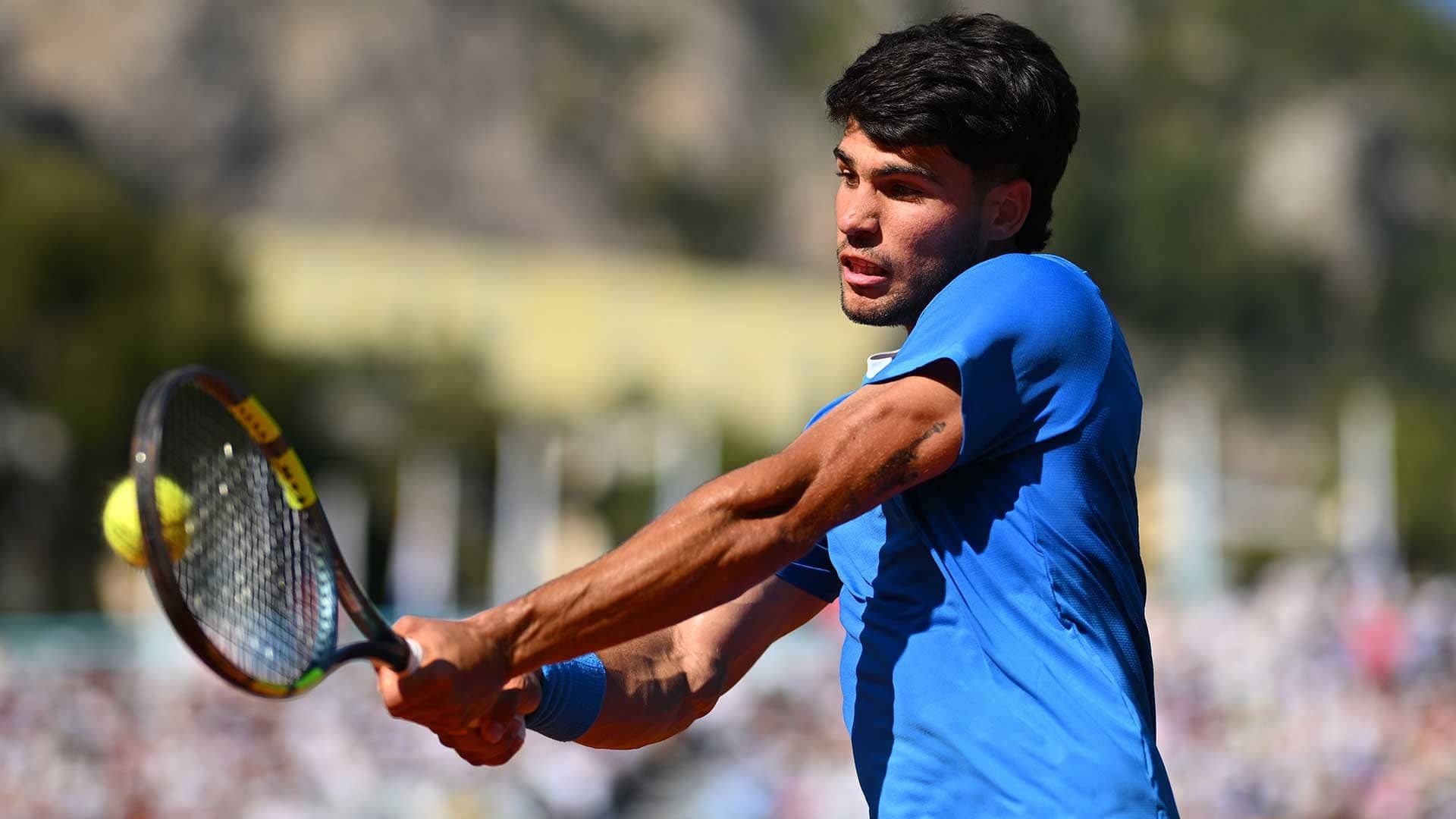 Alcaraz secures 300th win, awaits Sinner clash