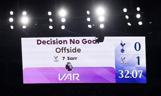 Why do referees dislike VAR?