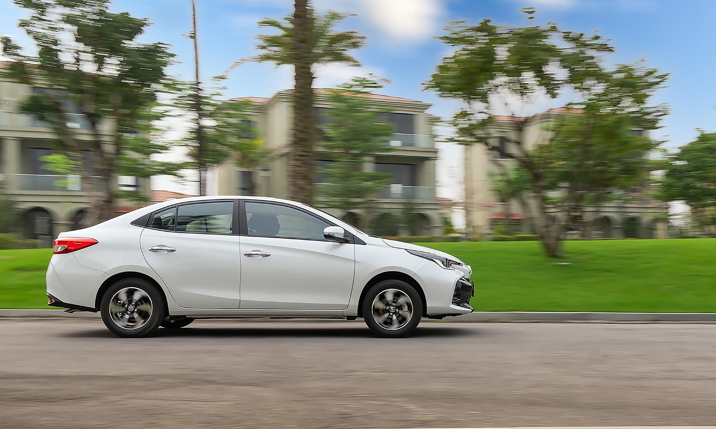 B-segment sedan sales recover