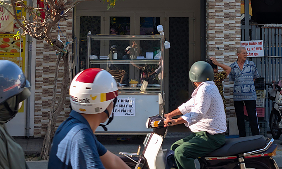 Vung Tau bakery owner fined after 108 people poisoned