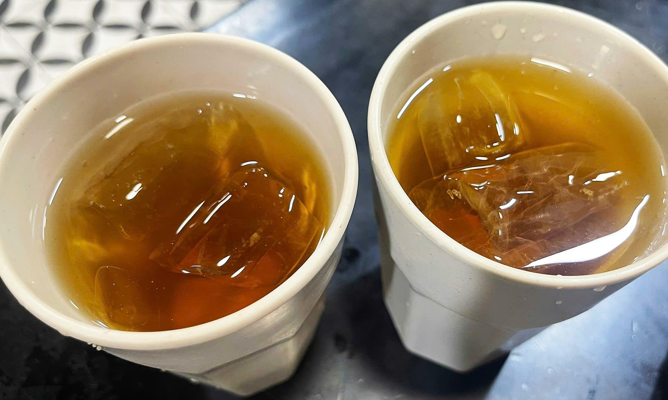 Should people with hypertension drink strong tea every day?