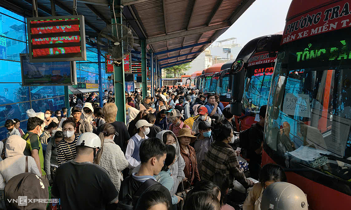 Proposal: fines of 8-14 million VND for illegal passenger and cargo transport