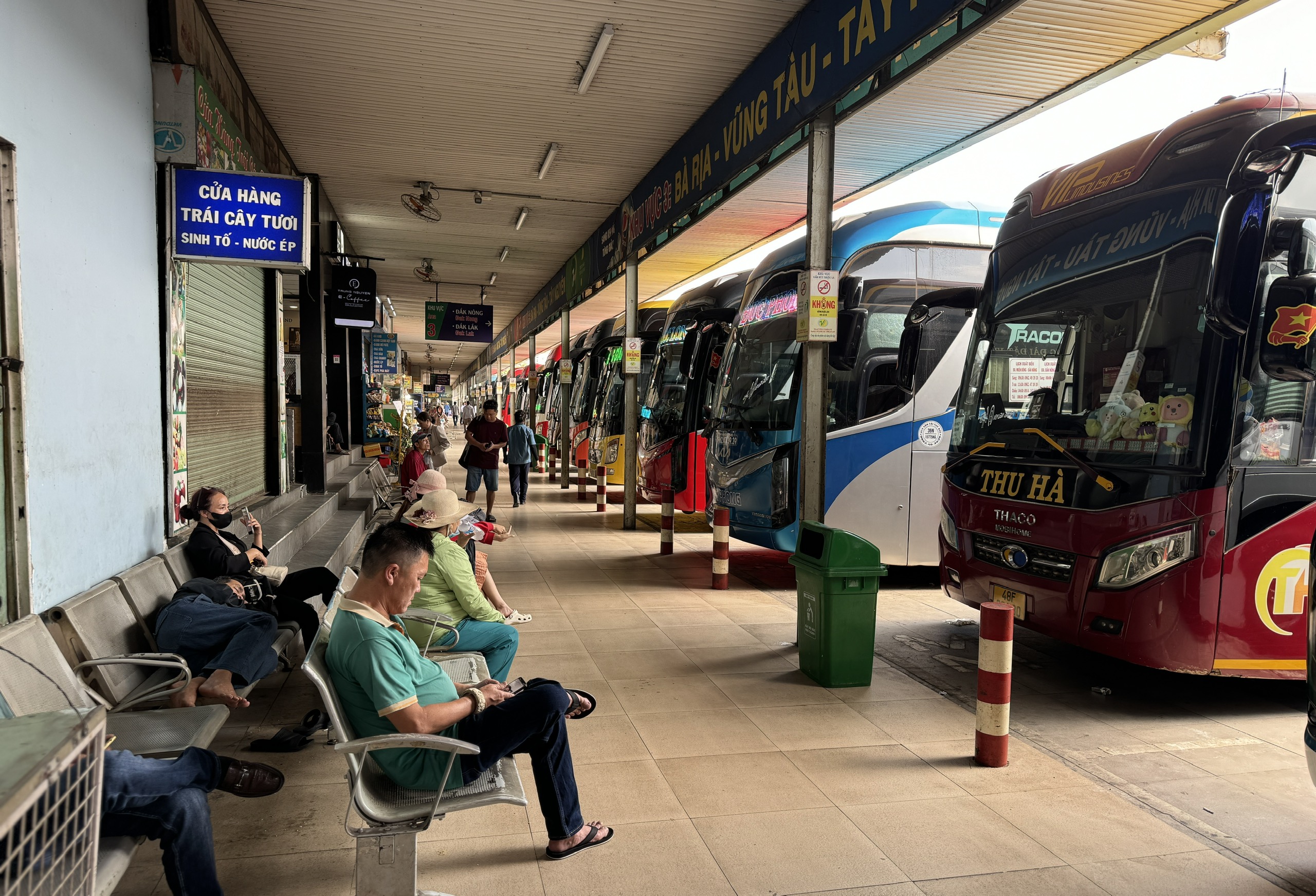 Ho Chi Minh City proposes road fee exemptions for passenger buses