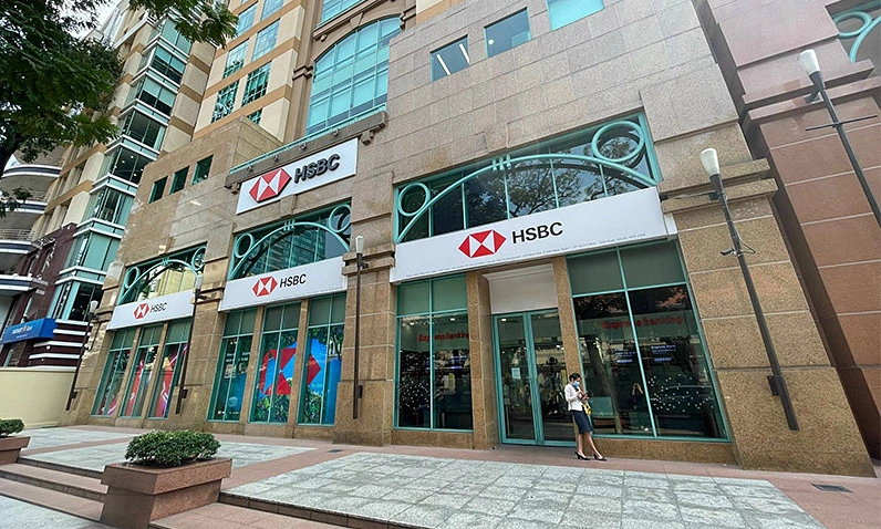 HSBC employees earn an average of nearly 1 billion VND annually
