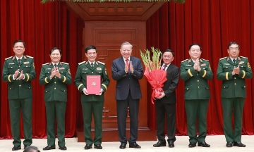 Politburo appoints personnel for central party committees