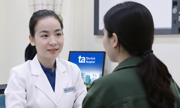 Should oily skin be washed frequently?