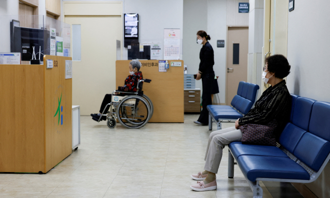 Services for single residents in Seoul for hospital visits and moving