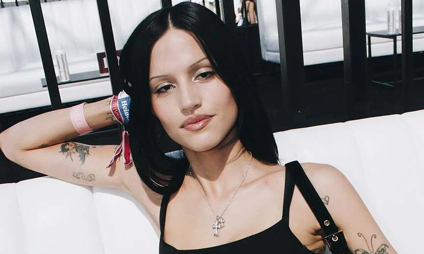 Stars wear revealing outfits to the world's largest music festival