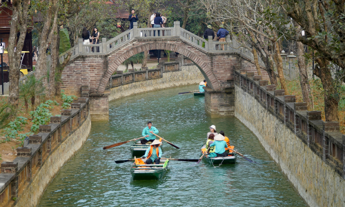 Vietnamese travelers pivot to short trips for 30/4 holiday