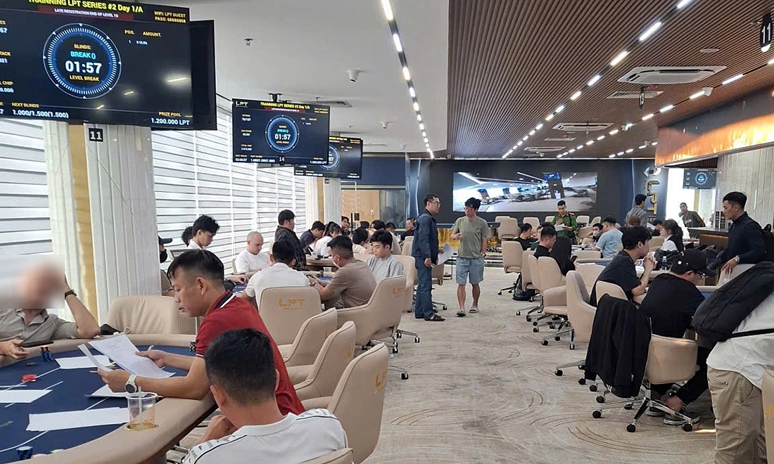 Police raid poker den in 5-star Da Nang hotel