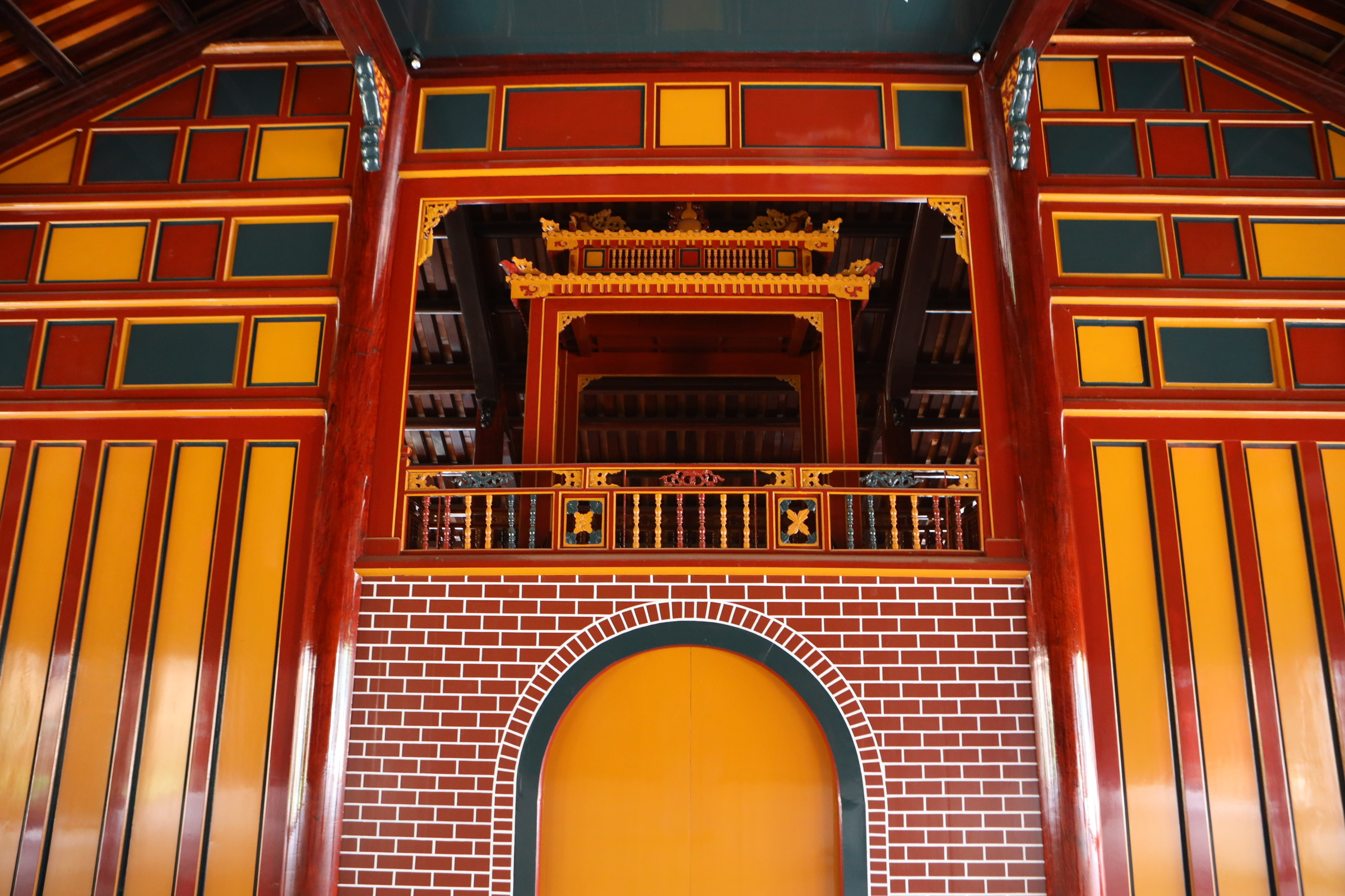 Controversy over restoration items at the theater in Emperor Tu Duc's tomb