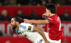 Carrick: 'Lisandro's red card is ridiculous'