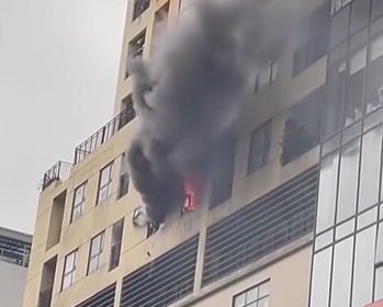 Fire at 6th-floor apartment in Hanoi