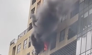 Fire at 6th-floor apartment in Hanoi