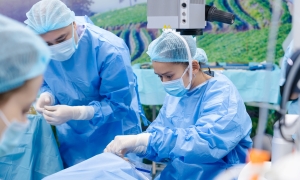 Device aids complex eye trauma surgery