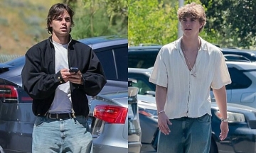 Britney Spears' sons help her enter rehab