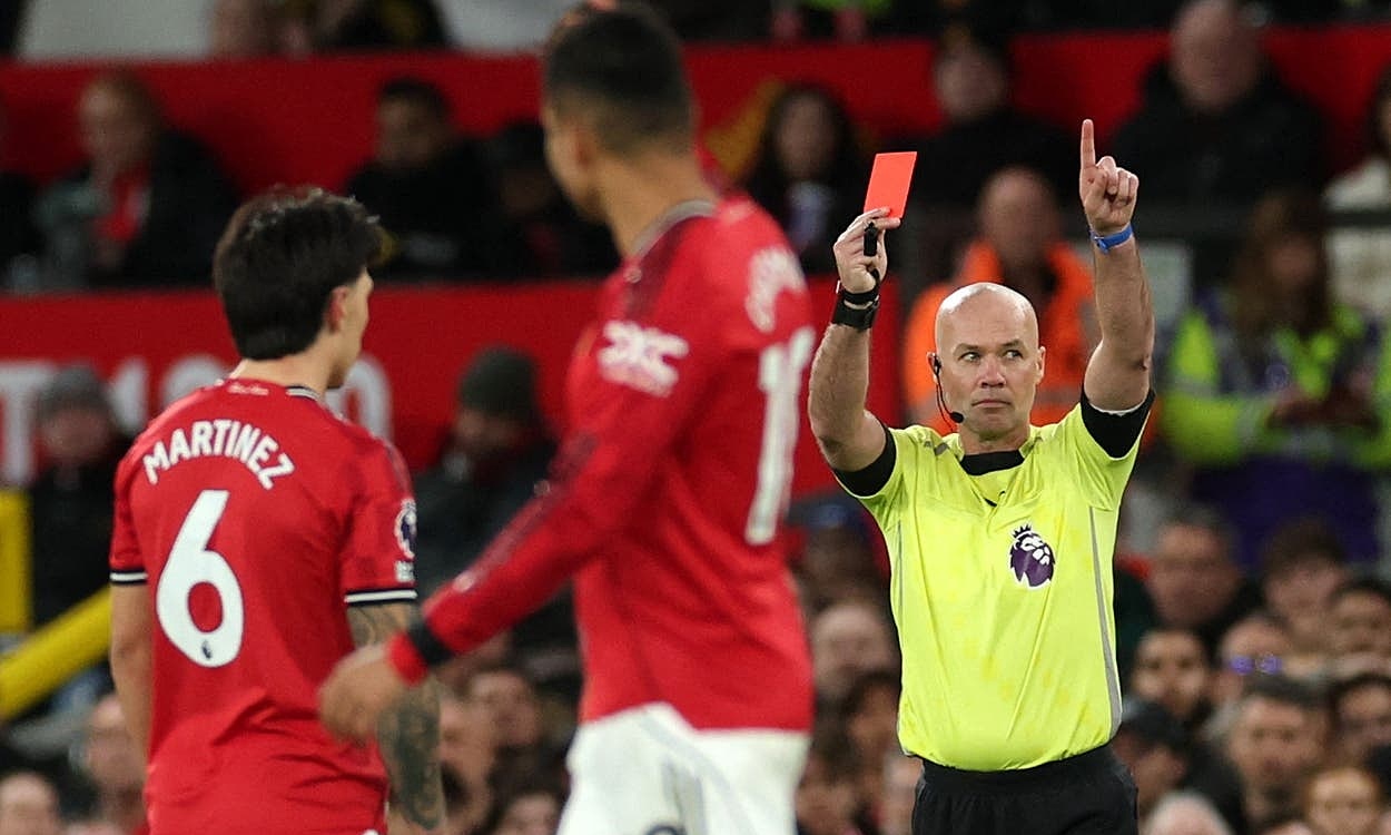 Carragher: 'Man Utd's red card was too harsh'