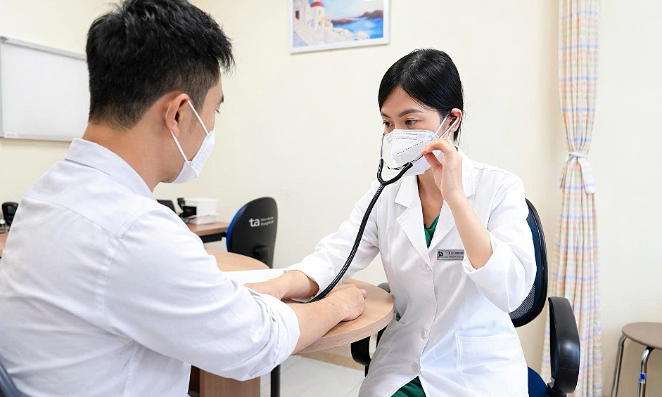 Young man develops ascites due to eosinophilia