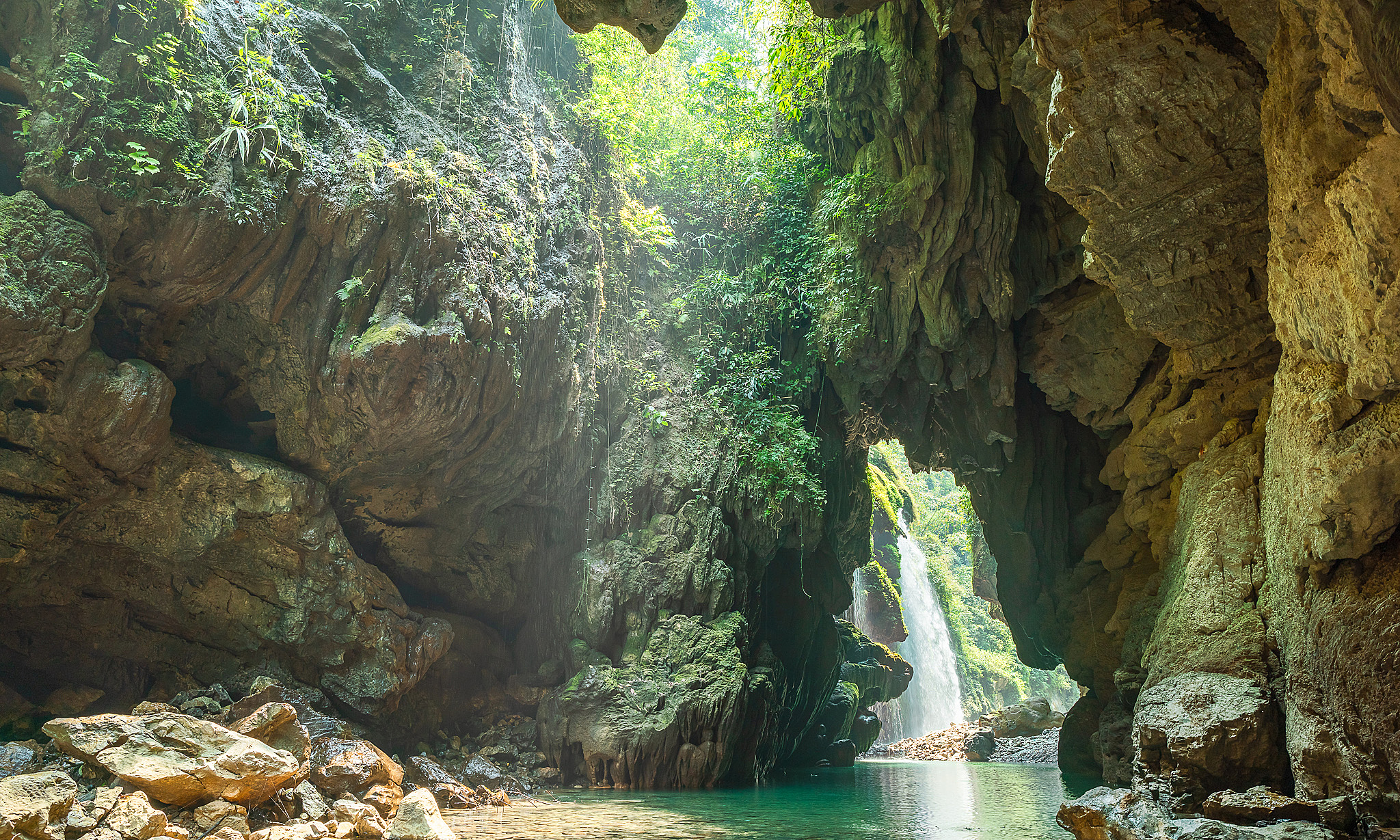 Tourists banned from swimming at Nam Lang waterfall