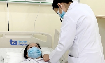 Substernal goiter blocks airway