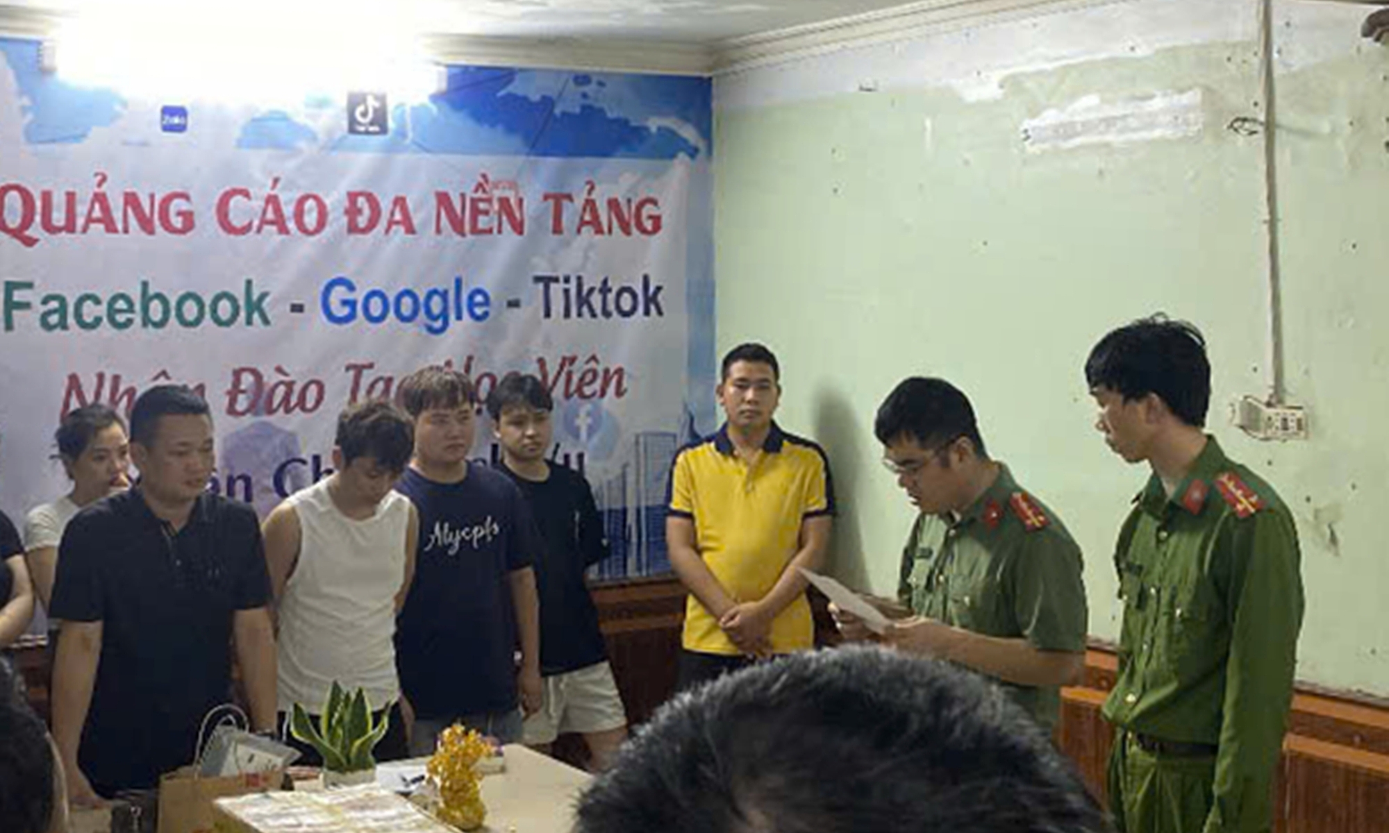 Network selling fake '4-generation family secret' traditional medicine