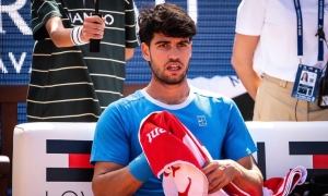 Alcaraz injured, still wins Barcelona Open opener