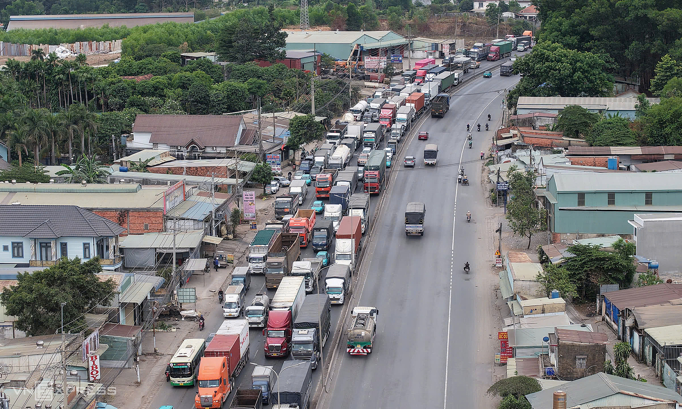 National Highway 51 jammed for 5 km due to road repair barriers