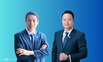 Dat Xanh simultaneously replaces chairman and general director