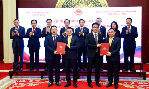 Sun Group signs 2.3 billion USD interior design package