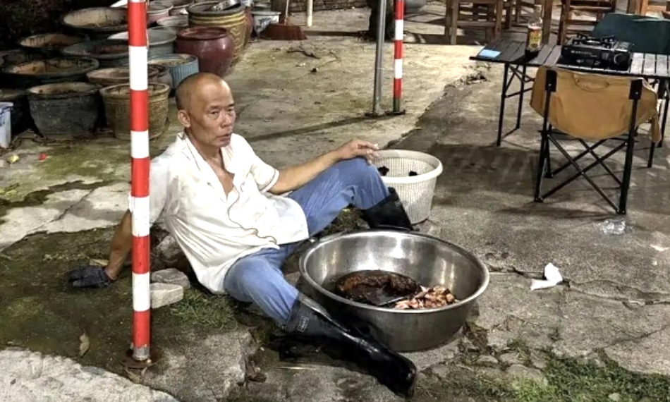 Family exhausted as restaurant unexpectedly gains fame