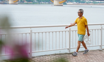 Doctor offers exercise guidance for the elderly