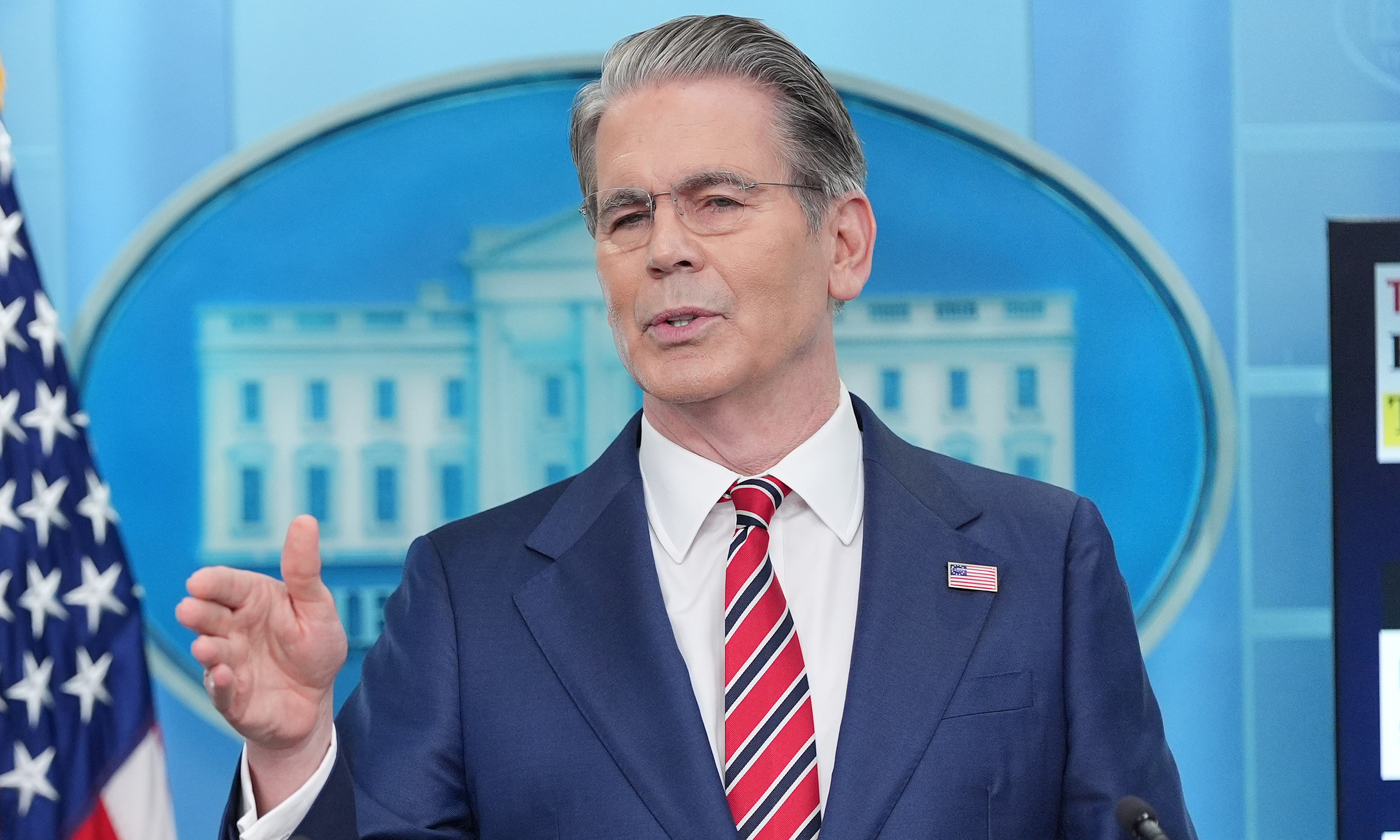 US imposes additional sanctions on Iranian oil