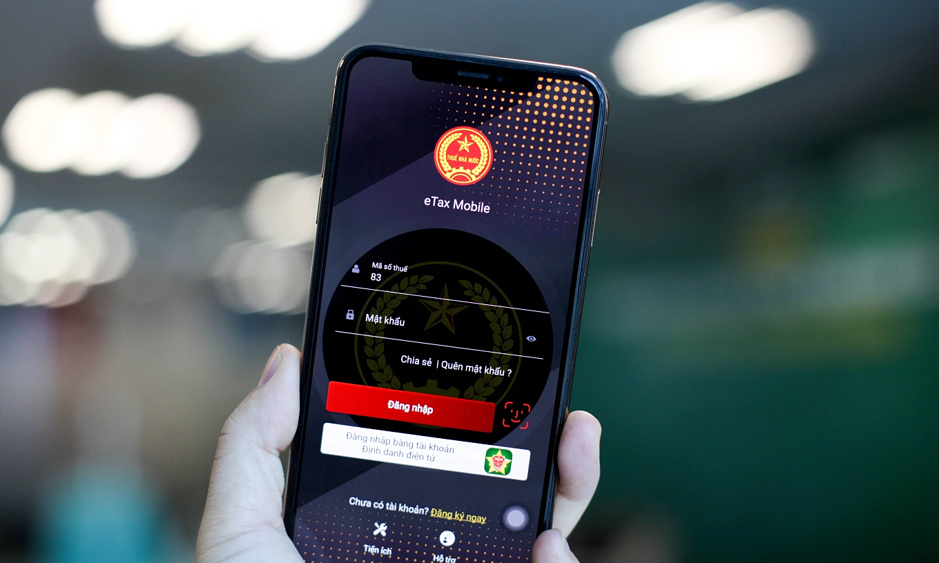 Do businesses need to declare bank accounts via eTax app before 21/4?