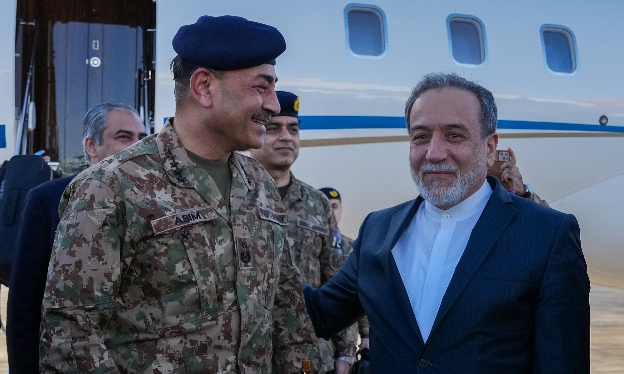 Pakistan army chief 'helps narrow differences' between US and Iran