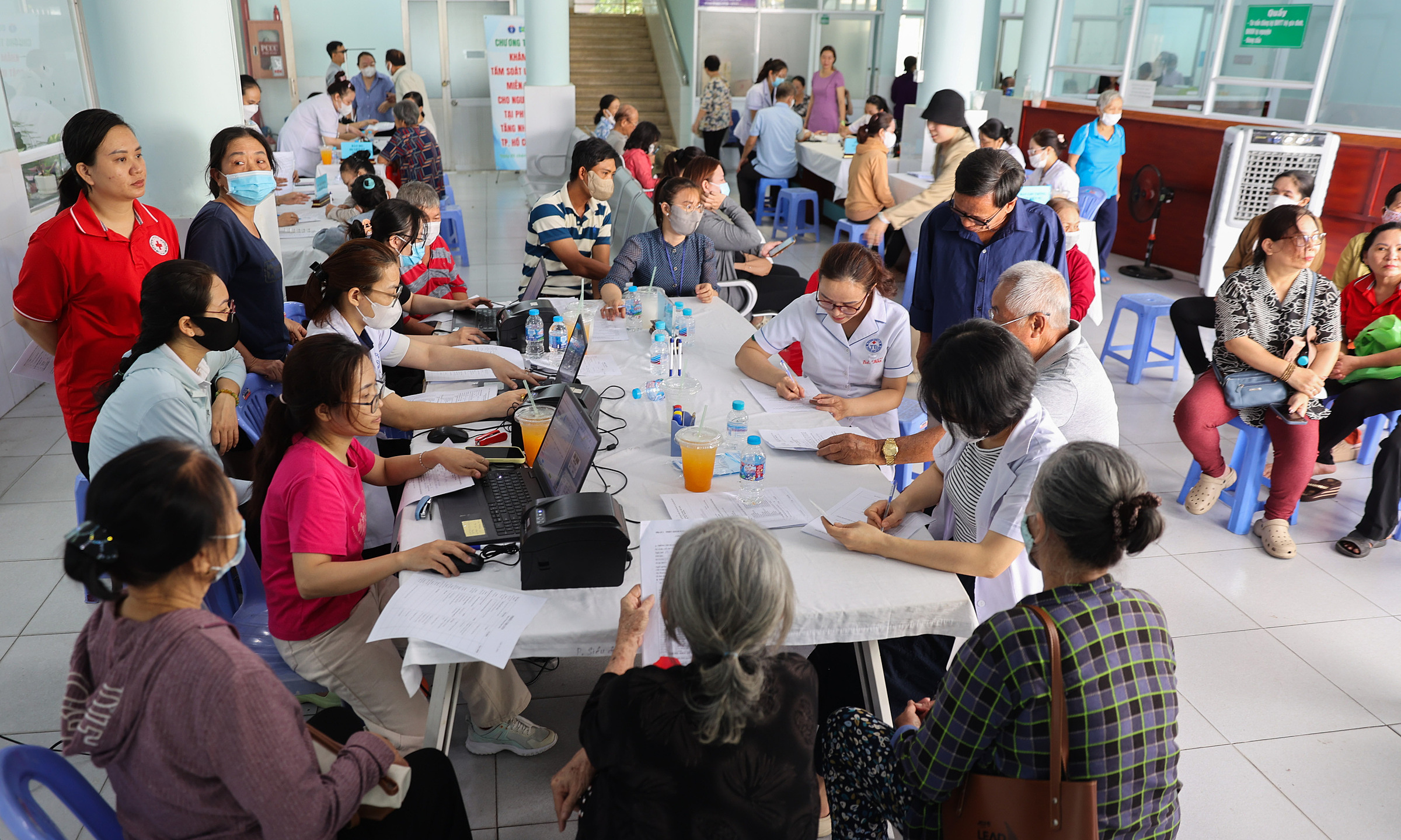 TP HCM doctors launch free health check-ups for residents