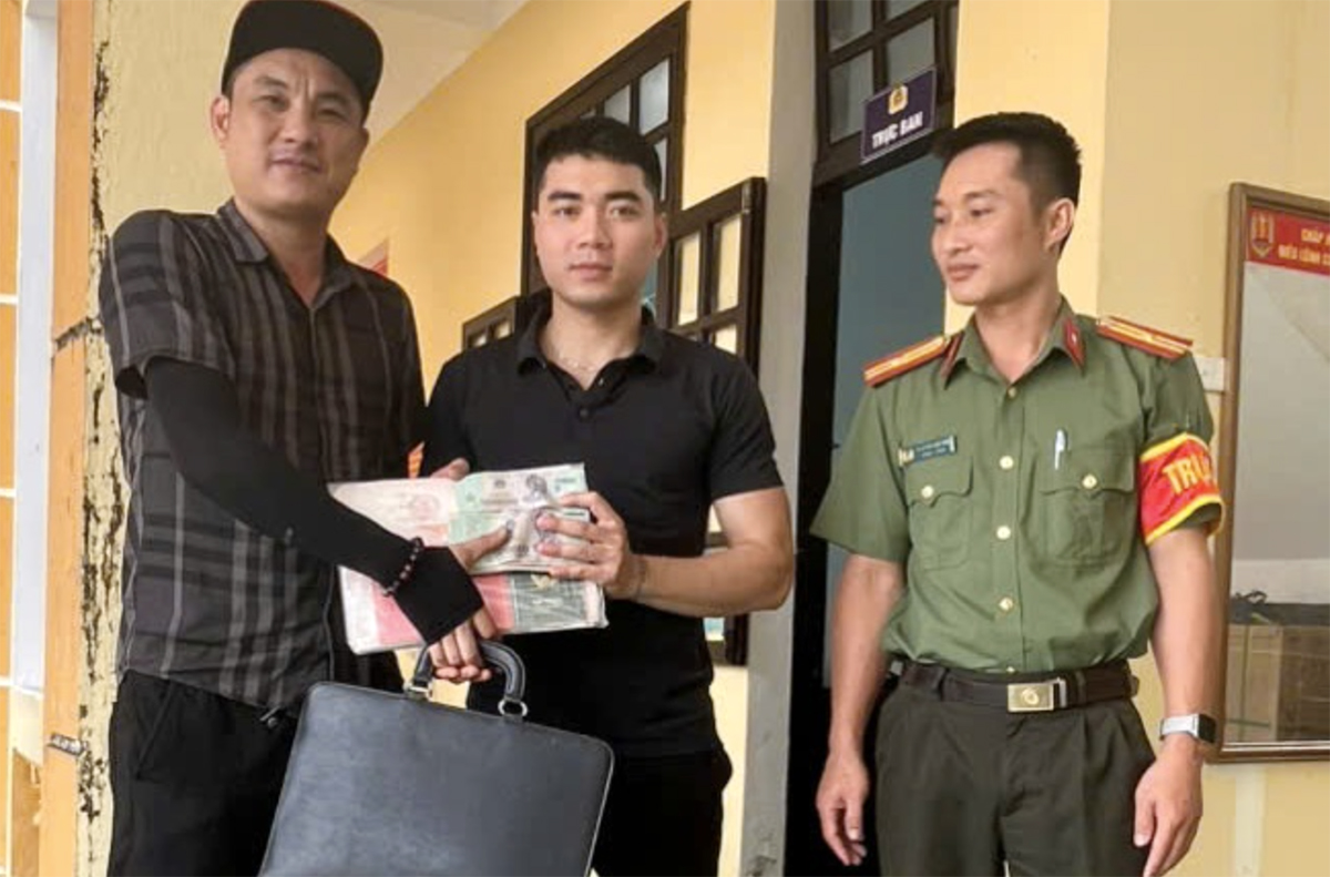 Man finds bag with 350 million VND while jogging