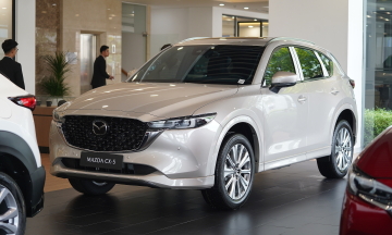 Mazda CX-5 adds a cheaper 699 million dong version