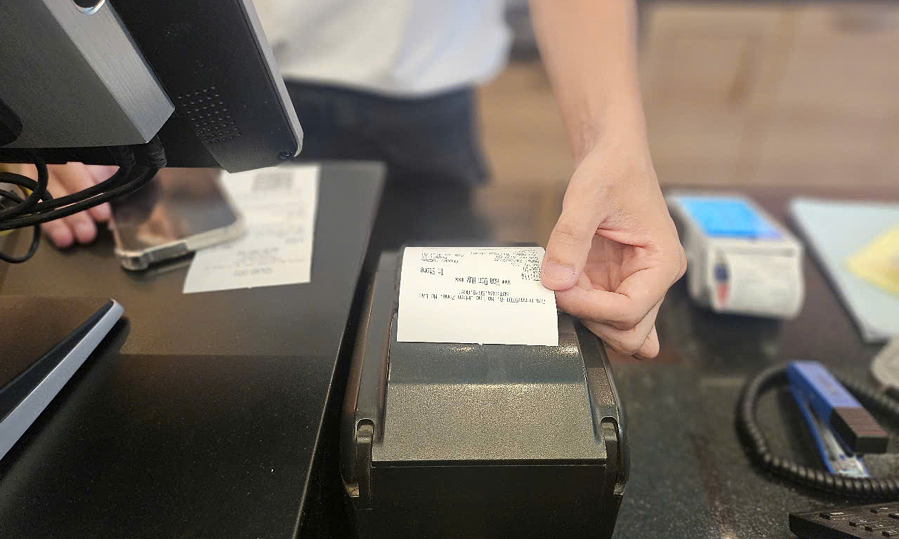 Business households with revenue under 500 million VND can still issue e-invoices